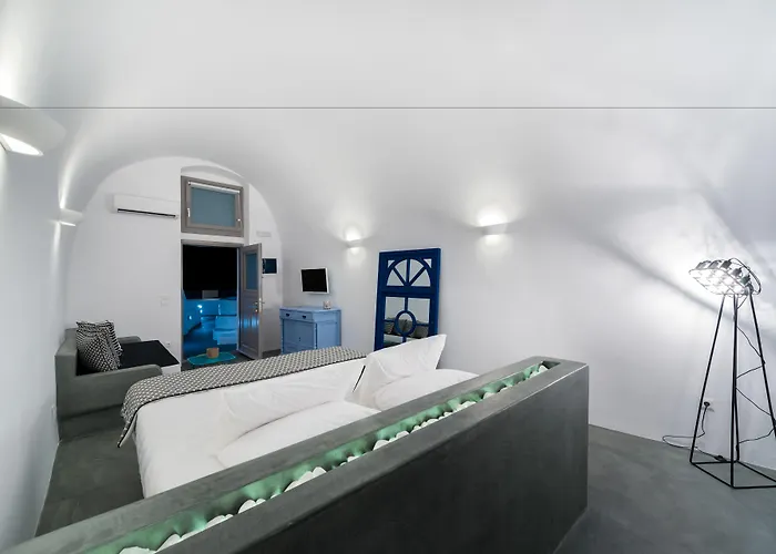 Modernity 4* Fira (Santorini)