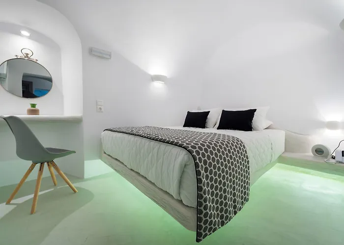 Modernity 4* Fira (Santorini)