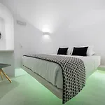 Modernity 4* Fira (Santorini)