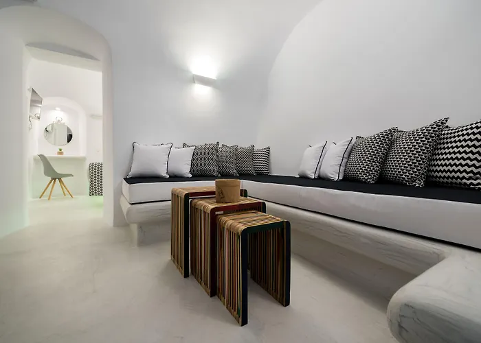 Modernity 4* Fira (Santorini)