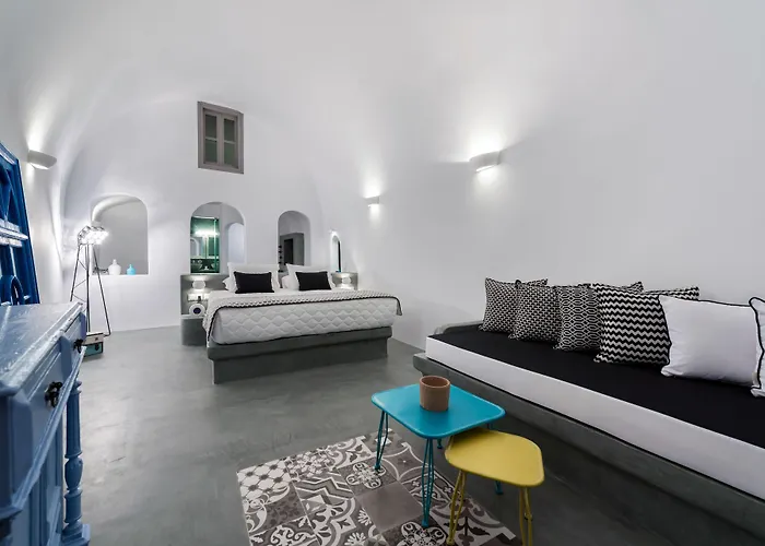 Modernity Aparthotel Fira (Santorini)